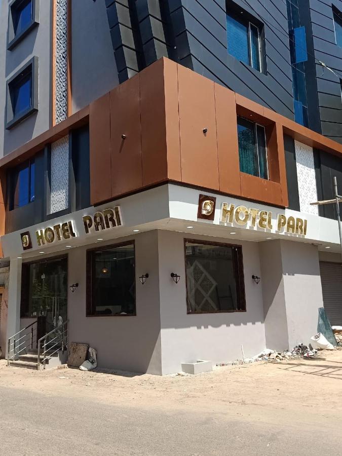 Hotel Pari Dwārka Esterno foto